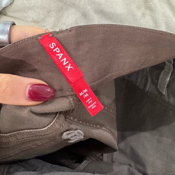 Spanx Stretch Twill Cropped Pant - Picture 9 of 10